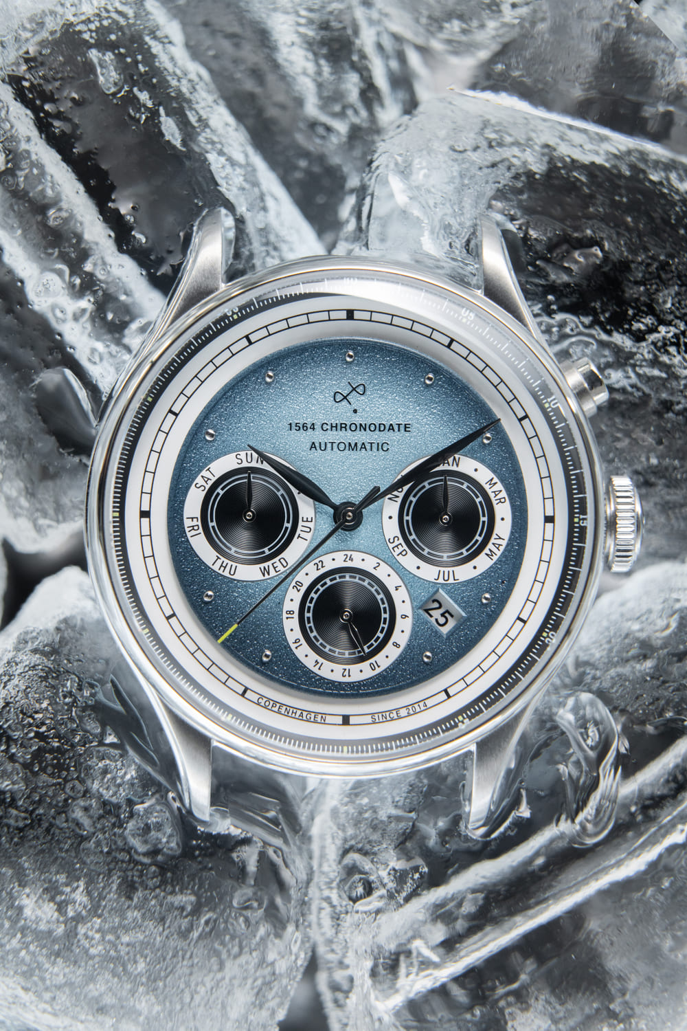 1564 Chronodate Automatic, Steel / Ice Blue