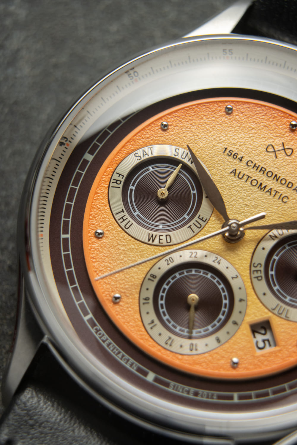 1564 Chronodate Automatic, Steel / Negroni