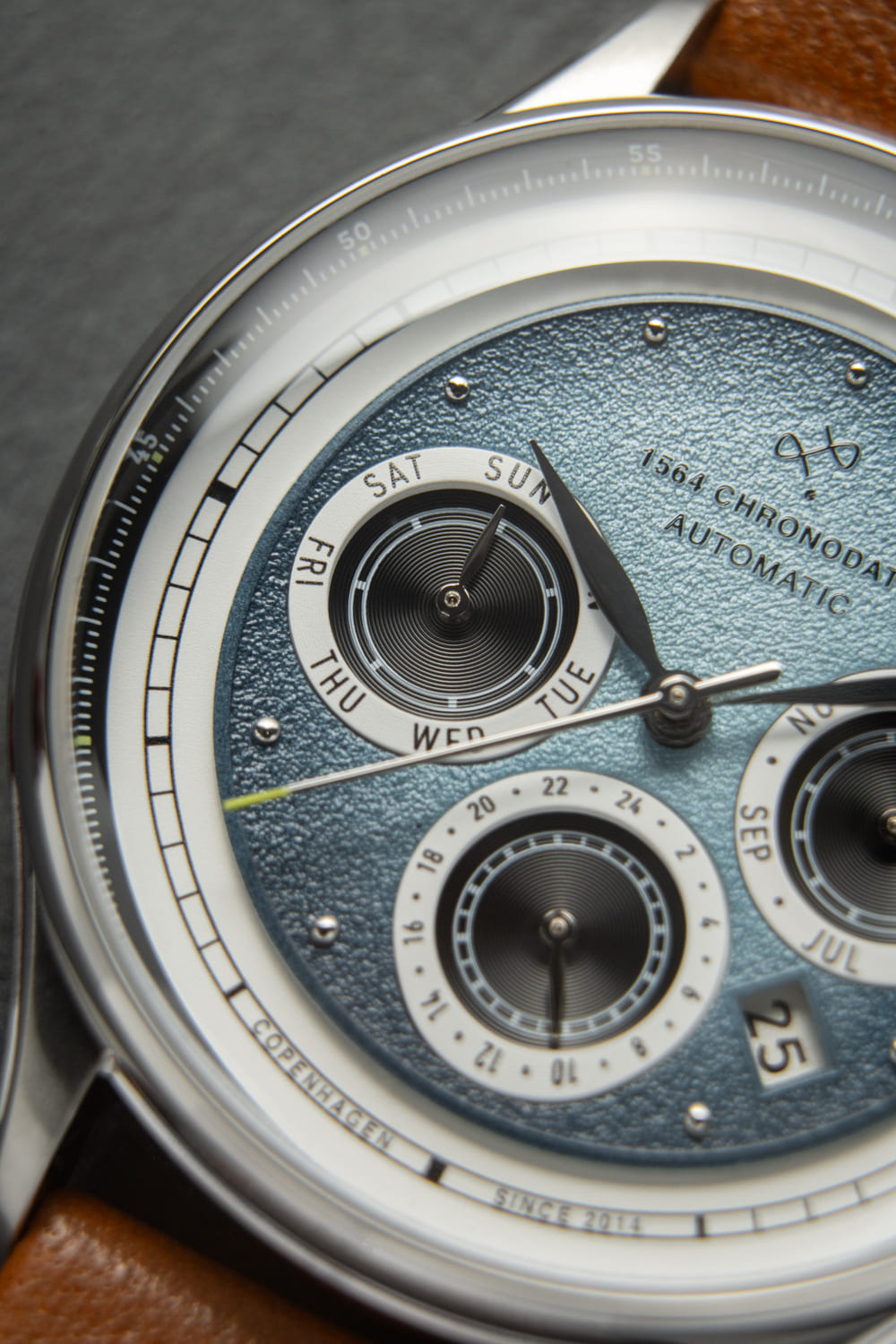 1564 Chronodate Automatic, Steel / Ice Blue