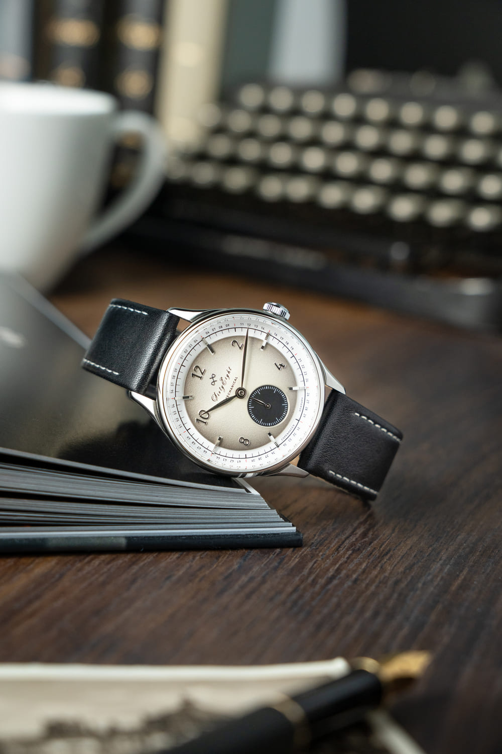 1968 Mechanical (Hand-Wound), Steel / Sand & Black