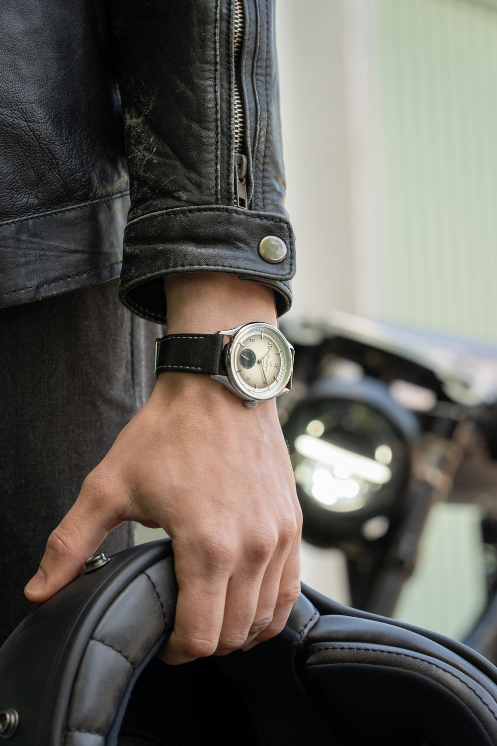 1968 Mechanical (Hand-Wound), Steel / Sand & Black