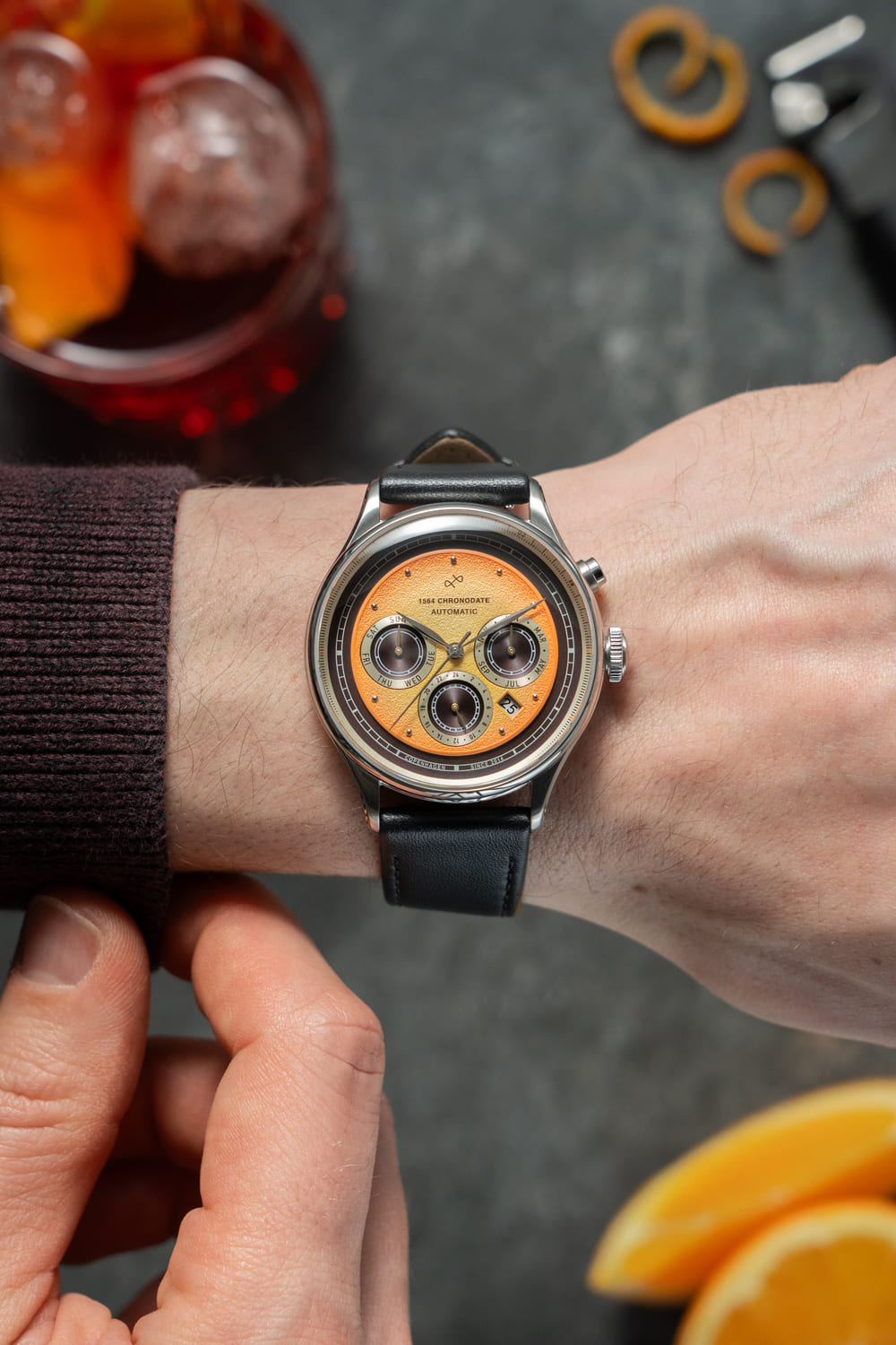 1564 Chronodate Automatic, Steel / Negroni